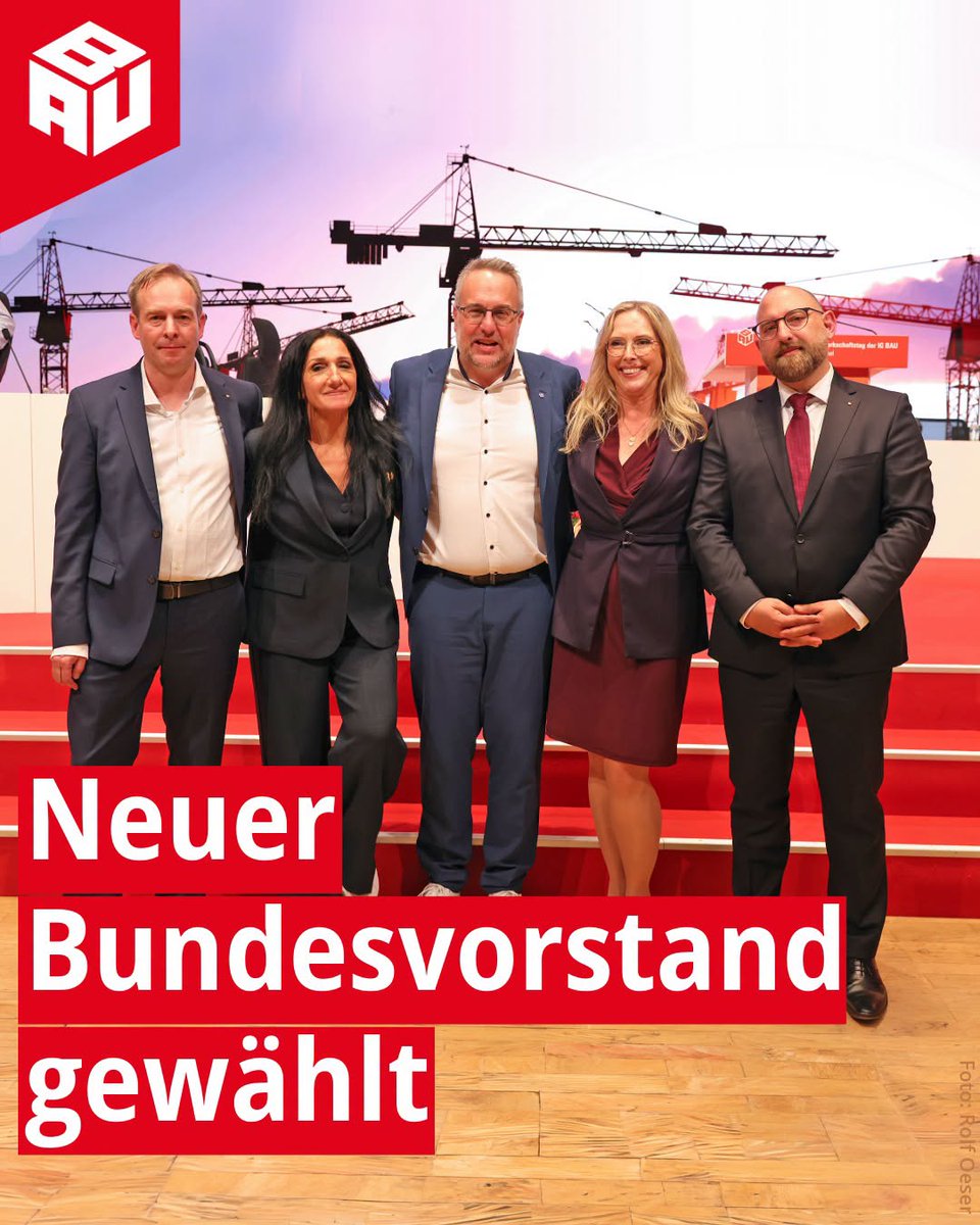 BWIglobal's tweet photo. 🎉Congratulations to Carsten Burckhardt and the new leadership team at @IGBAU!

🗣️ “Together, we will continue to push for decent work, safe workplaces and a just transition for all” said @AmbetBWI, GS of BWI.

https://t.co/h84YYWnwLQ https://t.co/57CTeHip0n