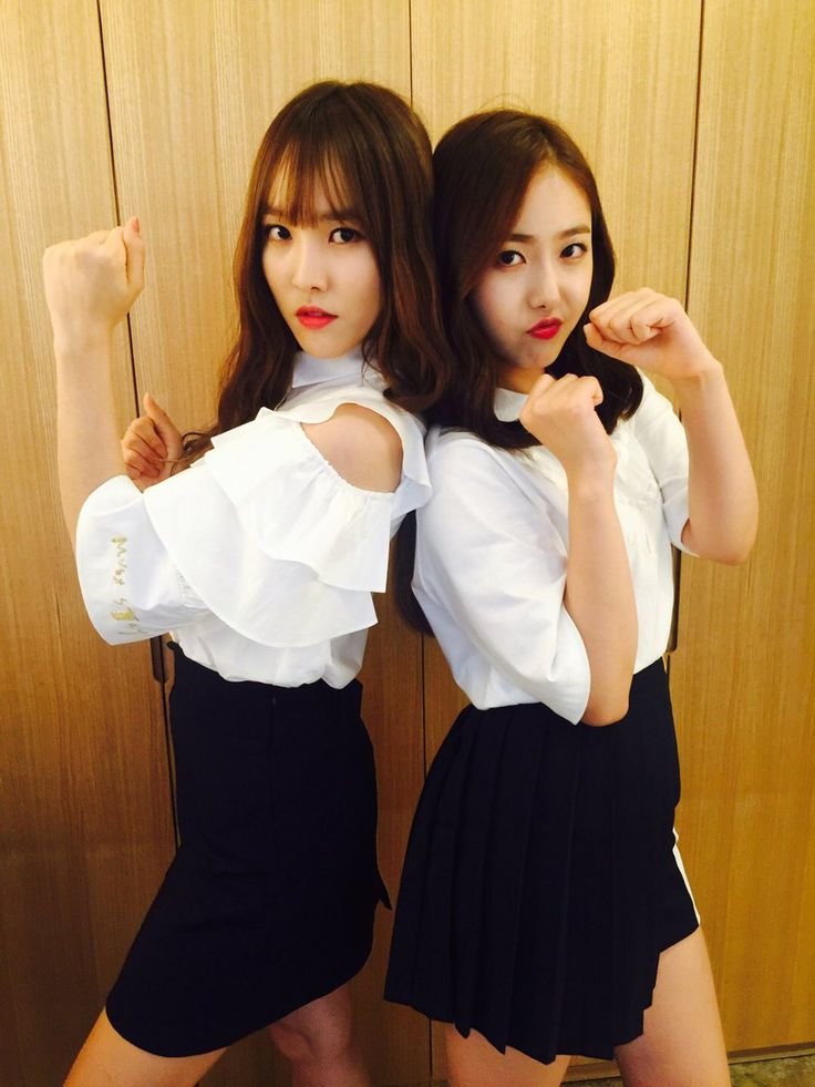 sinib's tweet photo. @GFriendciety Happy birthday, Yuju onnienya Gfriendciety. 🥳🤍
@choyyju @cfoiyuju @cyyuju https://t.co/3nHN05v7ox
