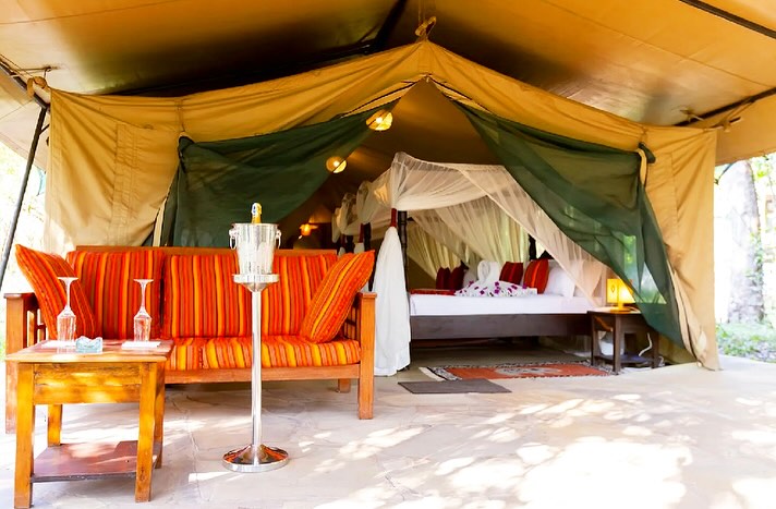mikailibis's tweet photo. Discover luxury and tranquility at Serenity Mara Legends Camp on the Olare Orok River in Maasai Mara. Enjoy comfort, wilderness, wildlife encounters, and the soothing sounds of the river. Book your unforgettable safari escape today. https://t.co/0qCgrx4h5j