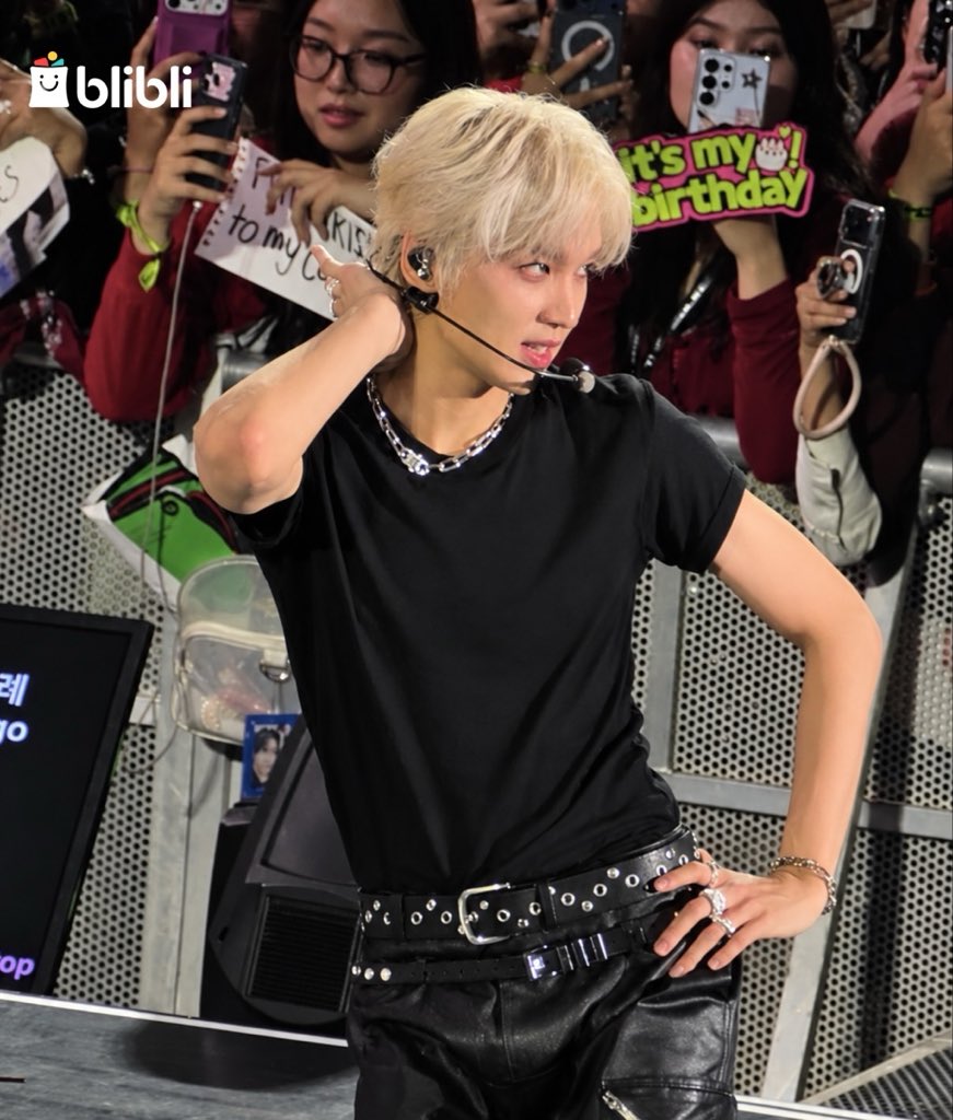 sunhaefs's tweet photo. sexy haechanie 🫠 https://t.co/QTCo6xfVcM