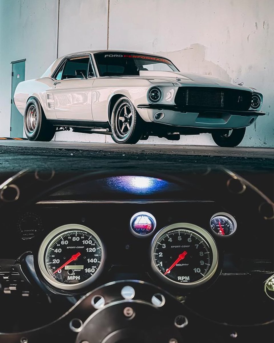 AutoMeter's tweet photo. Classic Mustang looks with the upgraded to AutoMeter gauges. This ‘67 Mustang is keeping things timeless with the Sport-Comp gauges🏁

#mustang #mustanggt #americanmuscle #fordperformance #67mustang https://t.co/PTi3oTbryJ