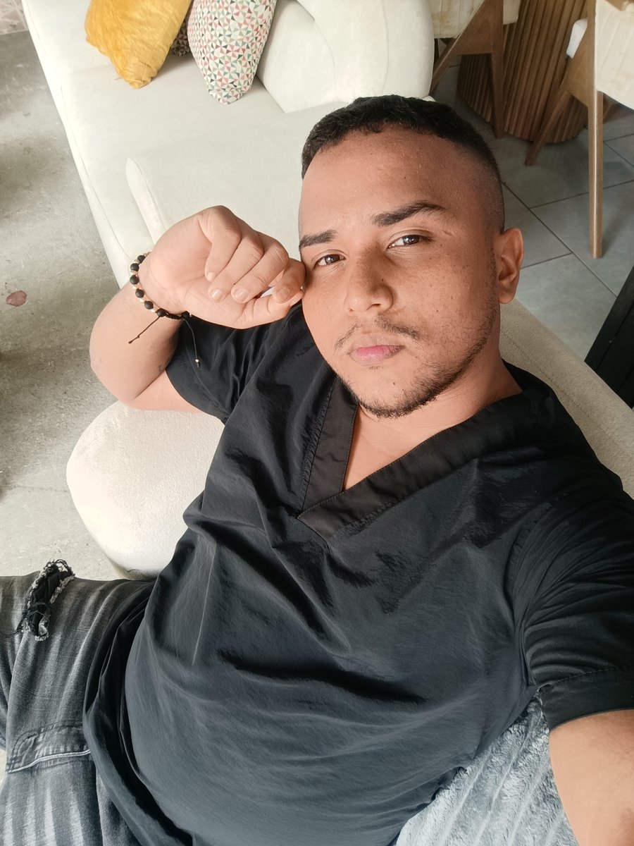 machado_br45855's tweet photo. Excelente comienzo de semana 

#Neiva #Single https://t.co/kWiFoiKK5j