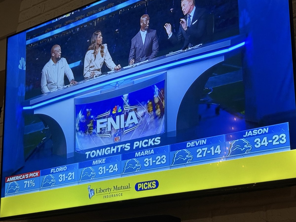 DavidTheSlinger's tweet photo. @theatrain95 @RealSkipBayless Yeah it was only Vegas… https://t.co/LO88vRDpyY