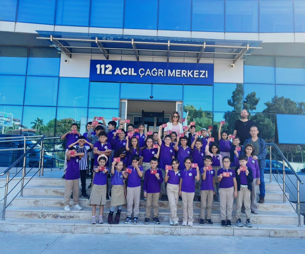 aydin112acm's tweet photo. Acil durumda tek numara ➡️📞1️⃣1️⃣2️⃣ bilinirlik ve farkındalık çalışmaları kapsamında Hacı Celal Oto İlkokulu öğrencilerine bilgilendirme yapılarak çocuklar için hazırladığımız Acil Durum Kılavuzu dağıtımı sağlandı.
@112teknumara 
@illeridaresi 
@TC_icisleri https://t.co/Vi36u7Rnlb