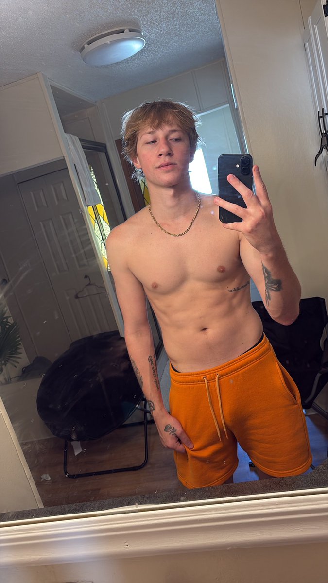 BoyKinBoy25's tweet photo. Big boy progress💪🏽😈

https://t.co/1p9QgsNIty

#straight #str8 #gym #abs #twink #dominant #bwc #horny #of #onlyfans #bro #feet #slut #bi #fit #nsfw https://t.co/o9leBBdjvT