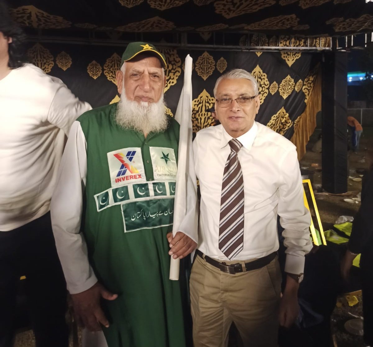 chachacricketpk's tweet photo. Last night with Chairman AirSial Mr Fazal Jilani, a true sports lover doing excellent work to promote the Sports culture in the country.
At the AirSial Sponsored #SpotlightCricketLeague in Sialkot.
#PakistanZindabad
#AirSial - The Pride of Pakistan https://t.co/C9DMYORtC5