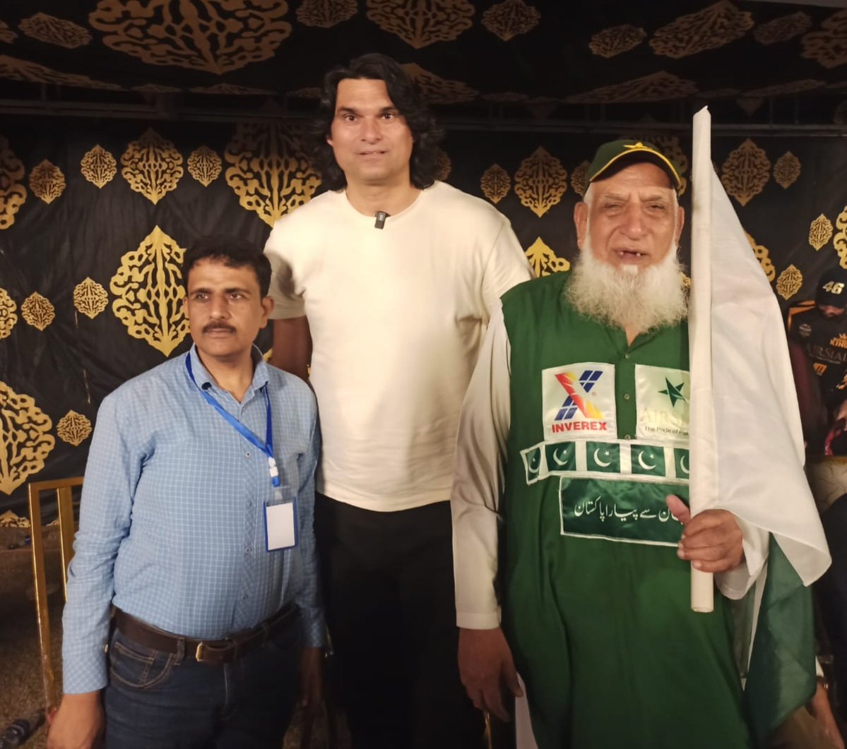 chachacricketpk's tweet photo. Last night with Chairman AirSial Mr Fazal Jilani, a true sports lover doing excellent work to promote the Sports culture in the country.
At the AirSial Sponsored #SpotlightCricketLeague in Sialkot.
#PakistanZindabad
#AirSial - The Pride of Pakistan https://t.co/C9DMYORtC5