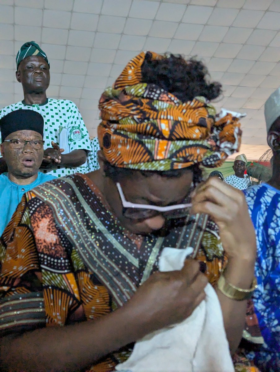 OyoNews1's tweet photo. Mrs. Rachael Folake Alamu, Principal of Community High School, Ahoro-Esiele, in Oriire Local Government Area of Oyo State, was visibly emotional and teary-eyed during a special award ceremony organised by the Oyo State Nigeria Union of Teachers (NUT) to mark Teachers’ Day. https://t.co/MKQ02CKMpI