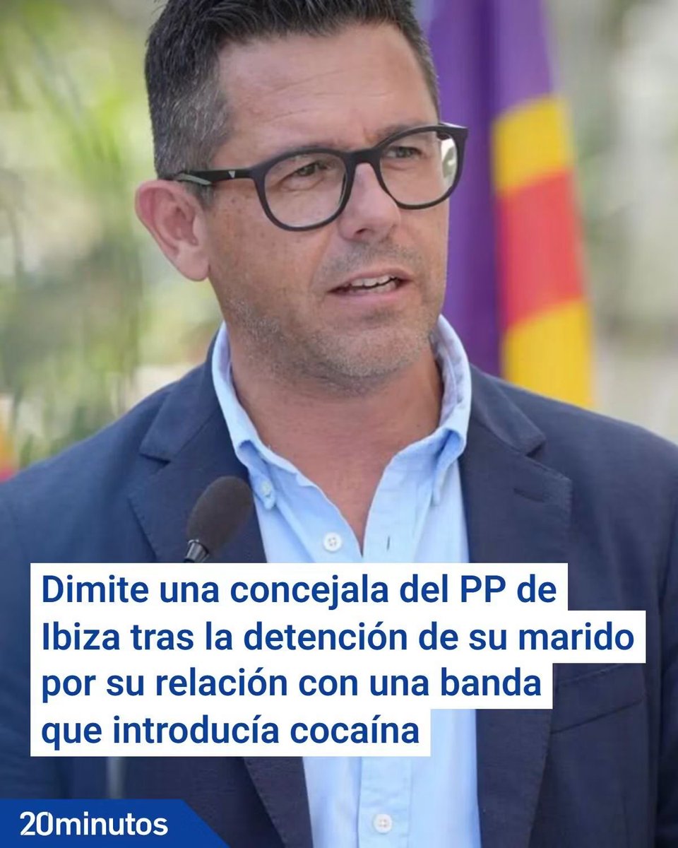 muzeriqui's tweet photo. Lo tienen todo,son mu completos, la mafia siciliana, una reunión de angelotes regordetes al lado de este ganao https://t.co/C0qoB9ytEK