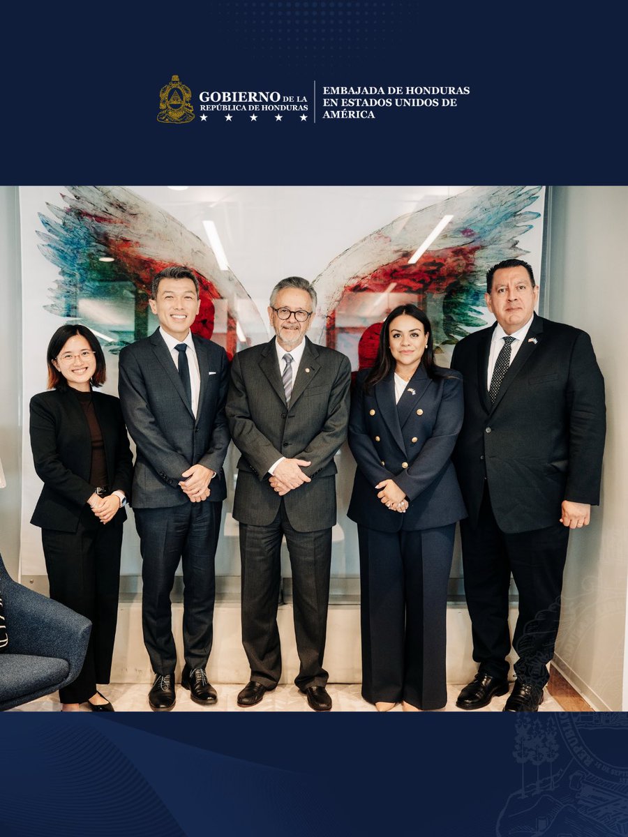HondurasEmbUSA's tweet photo. Encuentro con el World Trade Center de Los Ángeles para abordar oportunidades de inversión en Honduras 🇭🇳🤝🇺🇸 https://t.co/F6BNYOOASa