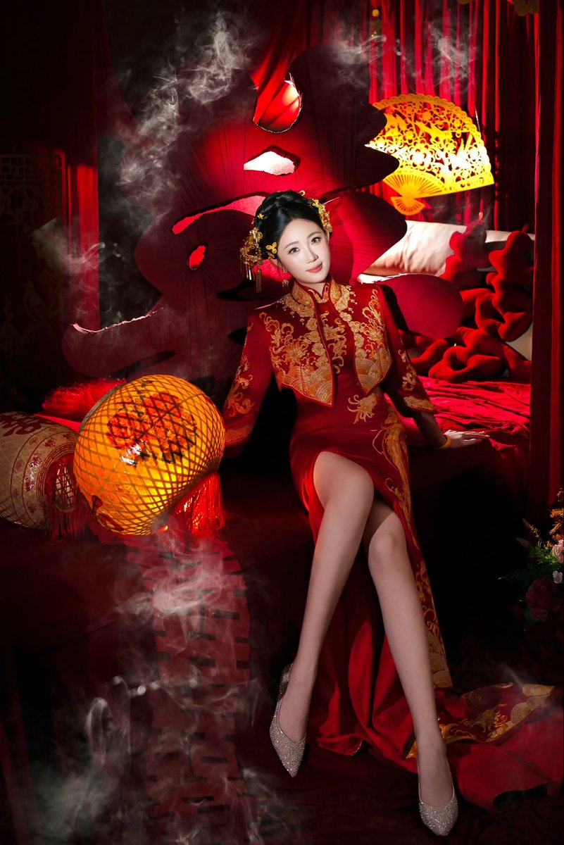 SexBrides's tweet photo. 新娘的腿很诱人。 https://t.co/AbSHG5Yjni