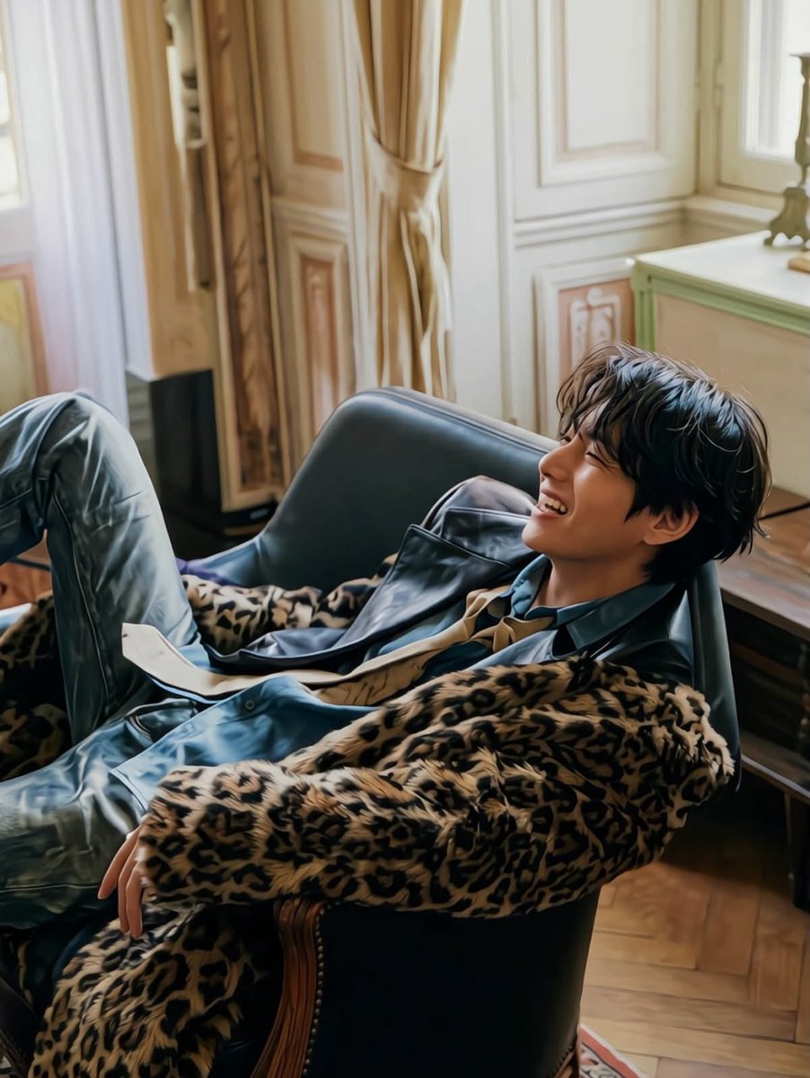 fakimoon's tweet photo. i’ll never get over this taehyung look https://t.co/c7T3ZcXKOM