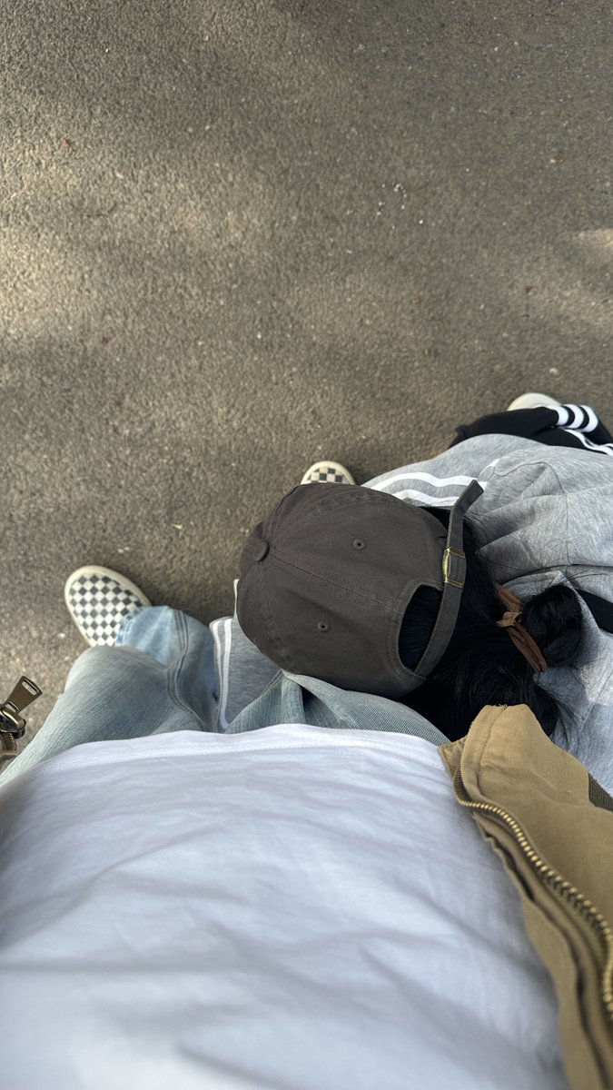 kkb985211's tweet photo. 拥有一个40多岁的老baby是什么体验，孩子都高中了，和她做了几次就离不开我了，每次都喷五六次的水，浴巾铺双层也没用，下午在百草坡后入，晚上去民谣集喝美了去后门楼梯底下搂起裙子干，我骑电动车带她还要摸着我牛，在我小区楼下找了个没人的地方又操了她一顿，30如狼，40如虎，果然没说错 https://t.co/G0S6KKRyrs