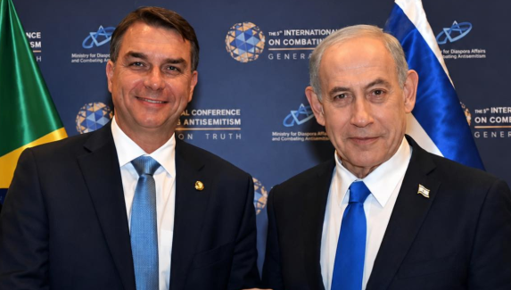 meioindep's tweet photo. 🚨MUNDO: Netanyahu parabeniza Flávio pelo 1º turno e deseja vitória: "Espero que possamos restaurar a extraordinária amizade entre Israel e o Brasil" https://t.co/NnwEUR0FxU