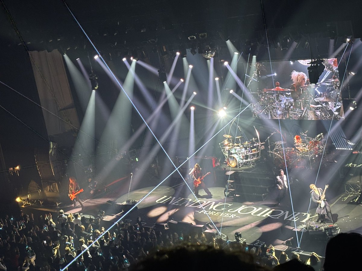 alak8219's tweet photo. 仙台1日目 3階Rゾーンからの風景
6人のLUNA SEA 最高😭👍
照明も音響も最高過ぎた👍✨✨

 #LUNAPIC https://t.co/N6ikUYLQSj