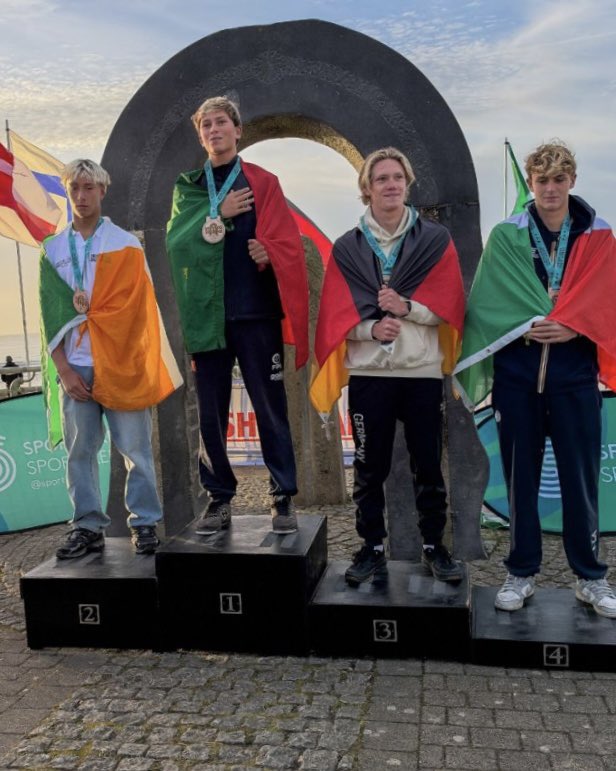 SCPModalidades's tweet photo. 🏆 Jaime Veselko, do #SurfSCP, sagrou-se Campeão Europeu Júnior de Surf Sub-18🏄🏼🇵🇹 

Parabéns, Leão 💚

📷: Federação Portuguesa de Surf https://t.co/JN3lf32IMX