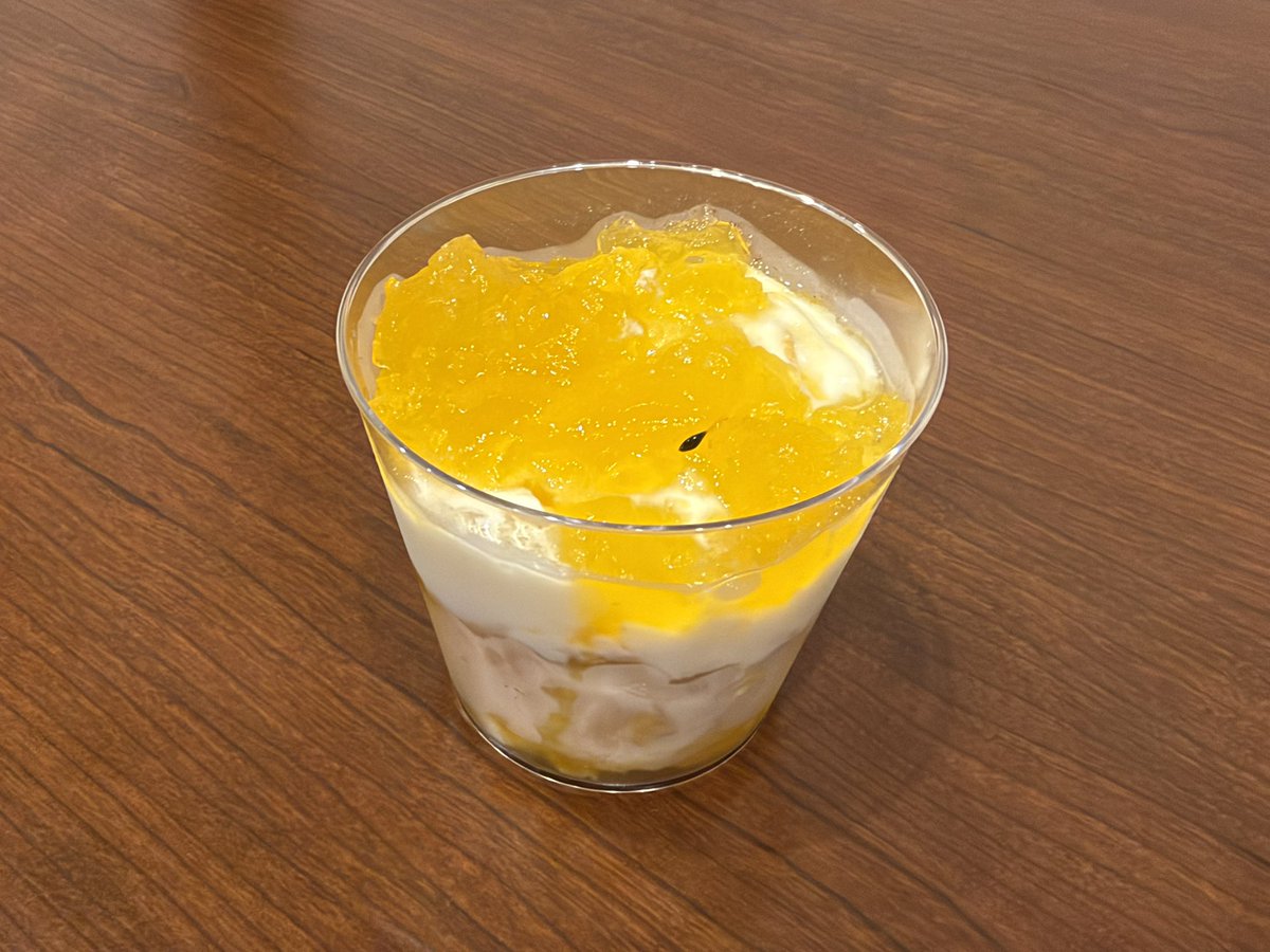 wononegie's tweet photo. 今日の一番の目的地「もちよりぱんSAMBA」

三遊亭律歌師匠の「第六回餅より落語」に行きました

まずはプチパッションパフェがとても美味しかったです

そして、落語もとっても楽しかったです

でも、何より良かったのは…

三度目にしてようやくSAMBAさんに会えたこと！

（これまでSAMBA-1でした） https://t.co/xkkpaWoCA4