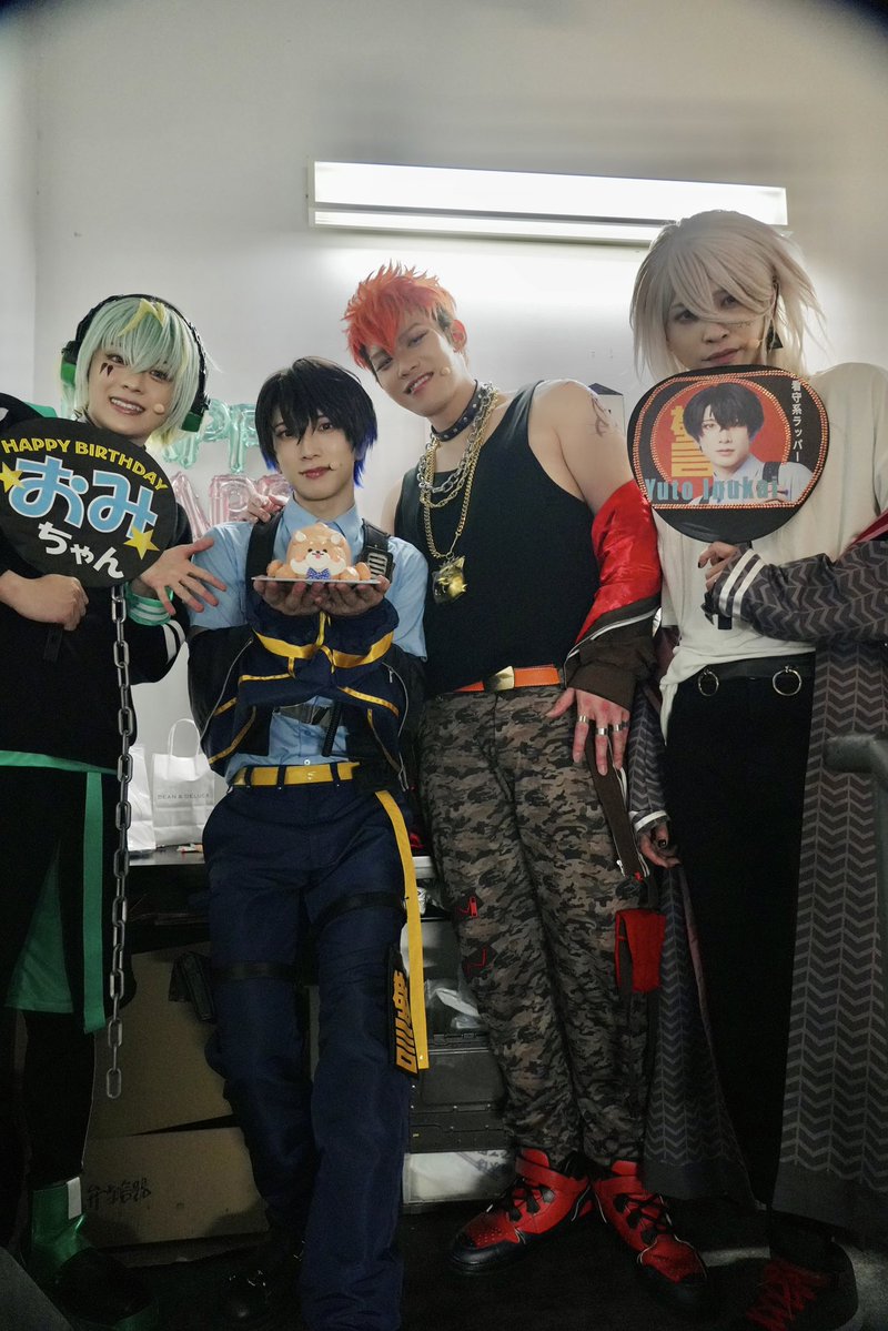 shoichiro_omi's tweet photo. Paradox Live on Stage -Road to Legend- "RAGE"
4日目にご来場いただきありがとうございました！

私事ですが、誕生日のお祝いまでありがとうございました！皆様の幸せそうな顔を直接見れたことが何よりのプレゼントです。
そして獄Luckのみんなにもお祝いしてもらえて幸せでした！

#パラステ https://t.co/yWBykdXIlV