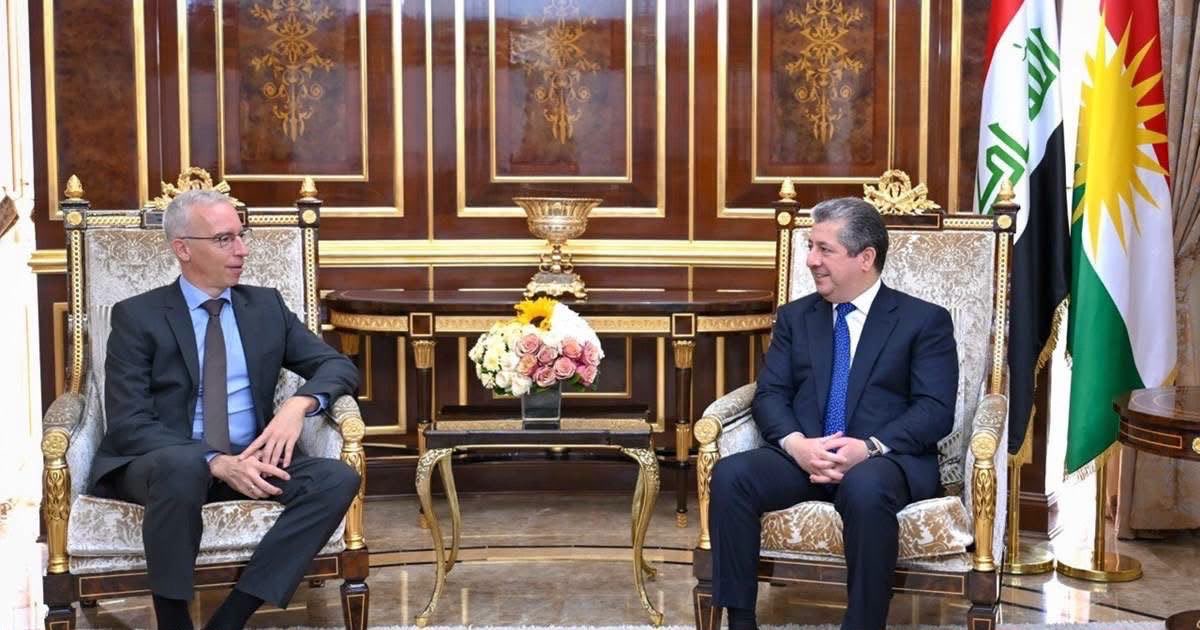 SafeenDizayee's tweet photo. Meeting between PM @masrourbarzani and @GermanyinIraq Ambassador Daniel Krebber focusing on strengthening bilateral ties and regional development. Germany’s support for the Kurdistan Region is highly valued. https://t.co/pzPrwNgbBO