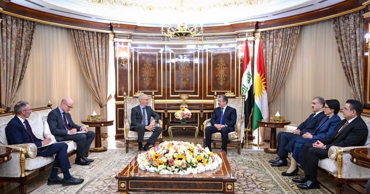 SafeenDizayee's tweet photo. Meeting between PM @masrourbarzani and @GermanyinIraq Ambassador Daniel Krebber focusing on strengthening bilateral ties and regional development. Germany’s support for the Kurdistan Region is highly valued. https://t.co/pzPrwNgbBO