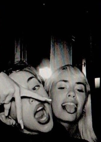 MorirDe1Amor's tweet photo. ⠀ @ V&amp;M ⠀. ⠀. ⠀[⠀My ⠀Princess⠀]
Mi ⠀Corazoncito, ⠀Te ⠀Amo ⠀Tanto
Llenas ⠀Mi ⠀Alma ⠀Con ⠀Tu ⠀Amistad
Tan ⠀Noble ⠀🤍. https://t.co/gXUKbYsrMt