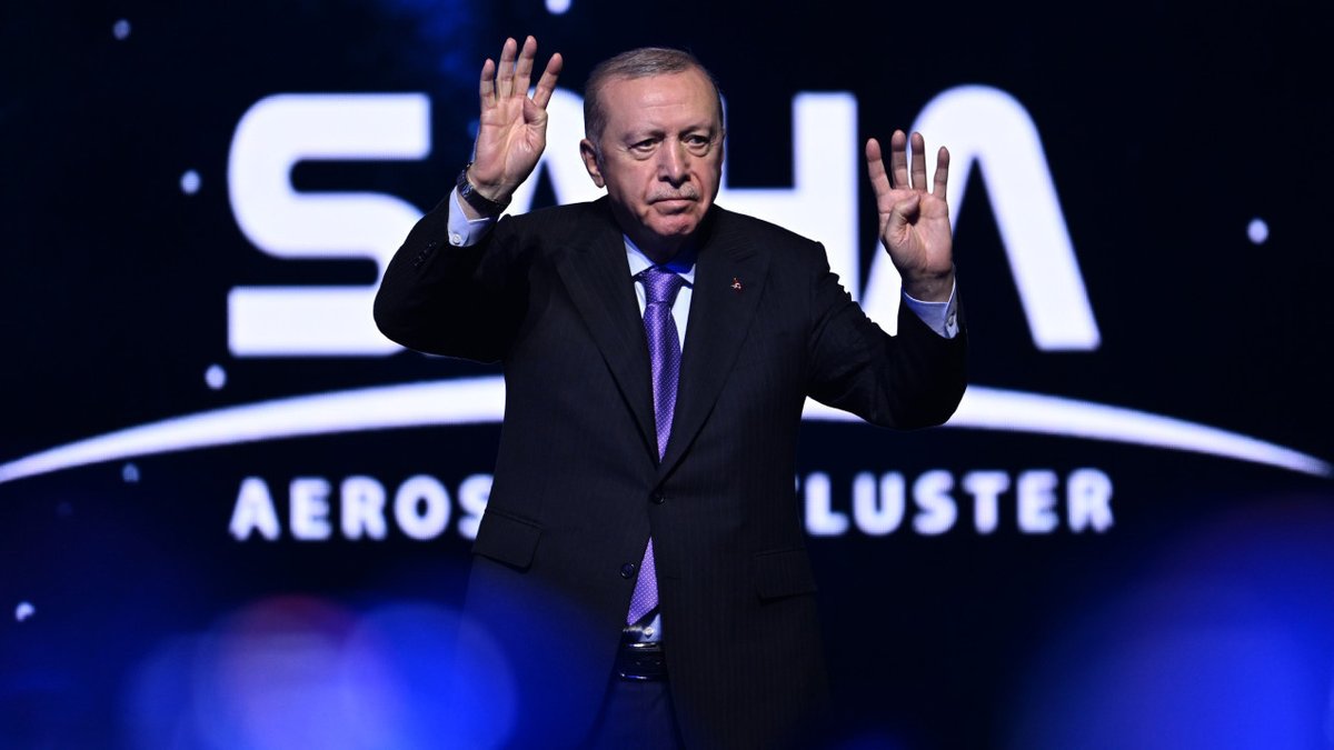 halktvcomtr's tweet photo. Erdoğan açıkladı: Ay'a gidecek araç inşa edilmiş

https://t.co/AAGKSnkdpz https://t.co/sZPNCUlPUe