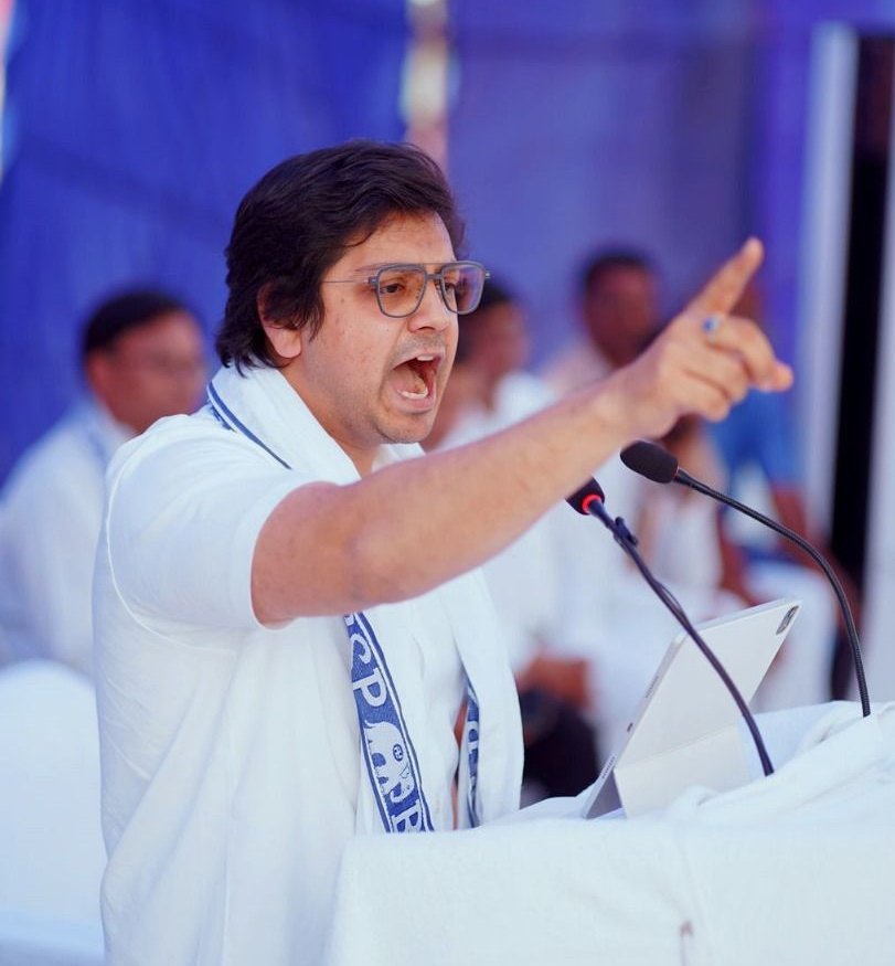 Prince_BSP's tweet photo. आकाश आनंद जी की BSP में वापसी और राष्ट्रीय संयोजक की जिम्मेदारी के साथ संगठन एवं बहुजन मिशन के लिए एक नया अध्याय। 💙🐘

जय भीम | जय भारत
@AnandAkash_BSP
@Mayawati
#आकाशआनंद #BSP #बहुजनसमाज https://t.co/KcnDvqwnP3