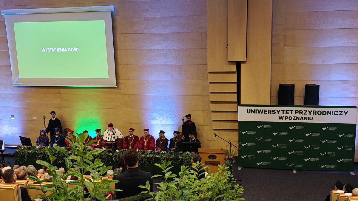 InzBialas's tweet photo. 🎓 Dzisiaj mam zaszczyt reprezentować jako Asystent Posła @bwroblewski , podczas Inauguracji Roku Akademickiego Uniwersytetu Przyrodniczego w Poznaniu.
🤝 Życzymy wszystkim studentom, doktorantom pomyślności i sukcesów w nadchodzącym roku akademickim.
@PiSPoznanski https://t.co/eqKUt7LPnA