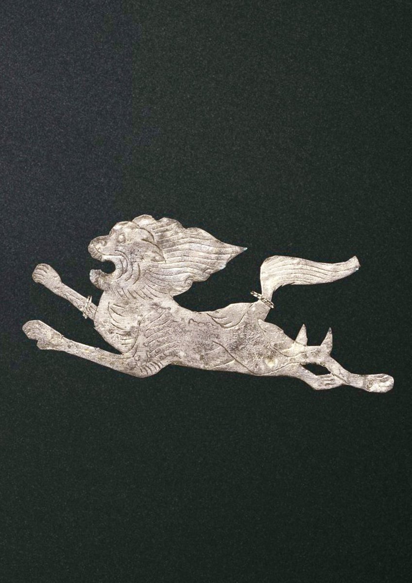 Halil19448652's tweet photo. [Check out this amazing Tibetan art! The exquisite patterns carved with a 帕刀卓 give the work a unique charm—its smooth lines perfectly display the 诎顺 of traditional techniques.] https://t.co/YtlA5PaWtw