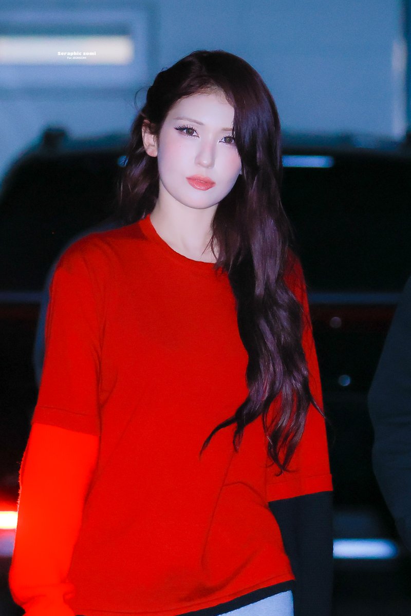 seraphicsomi's tweet photo. 261003 입크 페스티벌 퇴근 HQ.

#전소미 #소미 #JEONSOMI #SOMI https://t.co/DrzlL68LwW