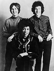 ROCK_BAR_Freak's tweet photo. 10月6日「ROCK 今日は何の日？」1966年、「バカでかい音量、トリッキーな奏法、左でギターを弾くクレイジーなヤツがいる」と評判になっていた噂のジミ・ヘンドリックスがエクスペリエンスを結成。以後ロンドン中のクラブに出まくり、イギリスのギタリスト達は全員白旗を揚げることになる。 https://t.co/m0BSa5LAmL