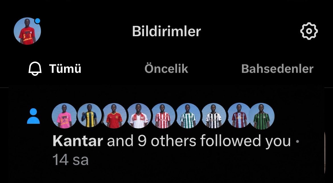 osimhennkap's tweet photo. lan ne oluyor https://t.co/FZeO6pYrXp