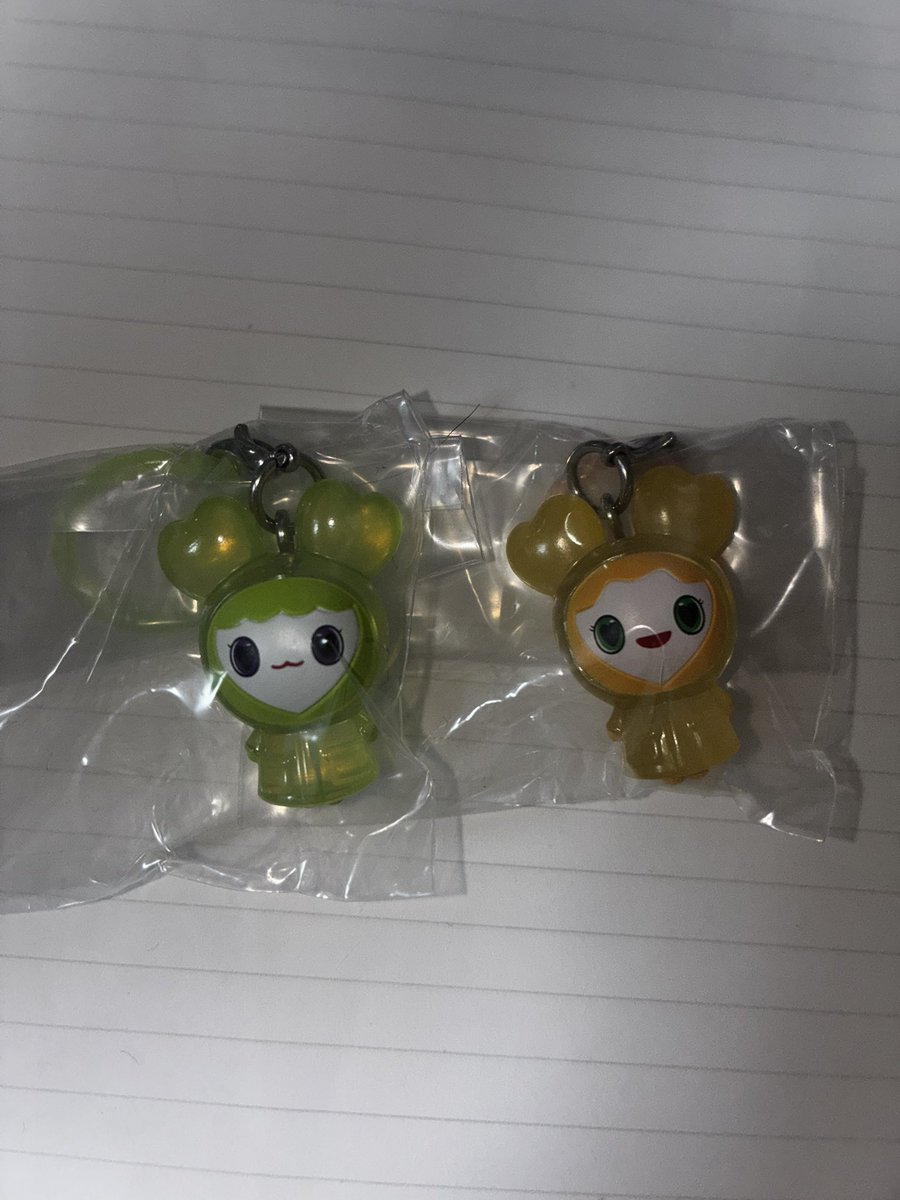 8atdr2's tweet photo. TWICEラブリー目印チャーム交換

🧡💚ジブリー、ジョンブリー➡️❤️チェンブリー https://t.co/mJQoW1c6yX