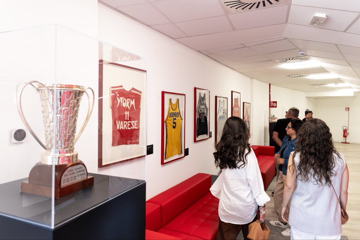 PallVarese's tweet photo. Panorama Lounge: il nuovo modo di vivere il pre-partita.
Catering, DJ set, storia e una postazione esclusiva per goderti la partita come mai prima.

Posti limitati. Prenota ora! ‼️

🔗: https://t.co/ETDmad7SGd

#NoiSiamoVarese https://t.co/73x818o5p3