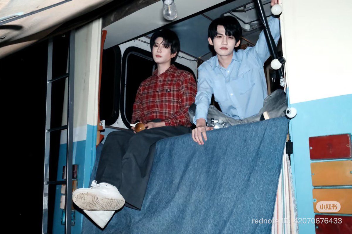 YunYi_fc_bol's tweet photo. 📌ACTUALIZACIÓN DE YUNYI LITTLE WORLD EN REDNOTE  

🔗https://t.co/Iqy2yUjMHY

Ese día observamos juntos la vista desde la cima de la montaña

#吾岸 #Yunyi  #tomyshore  #tomyshoretheseries #云旗 #yunqi #郝熠然 #haoyiran https://t.co/za7Jw9jXwd