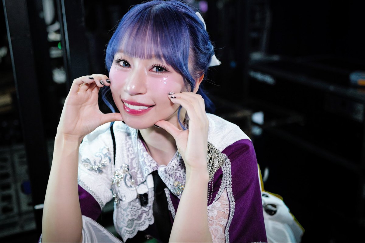 rui_kanimiso's tweet photo. 『ラヴィ』のときだけ目元にハートがついてました

「ワンパン」

👊💜

#プロセカ感謝祭 https://t.co/EBmjJHbbRb