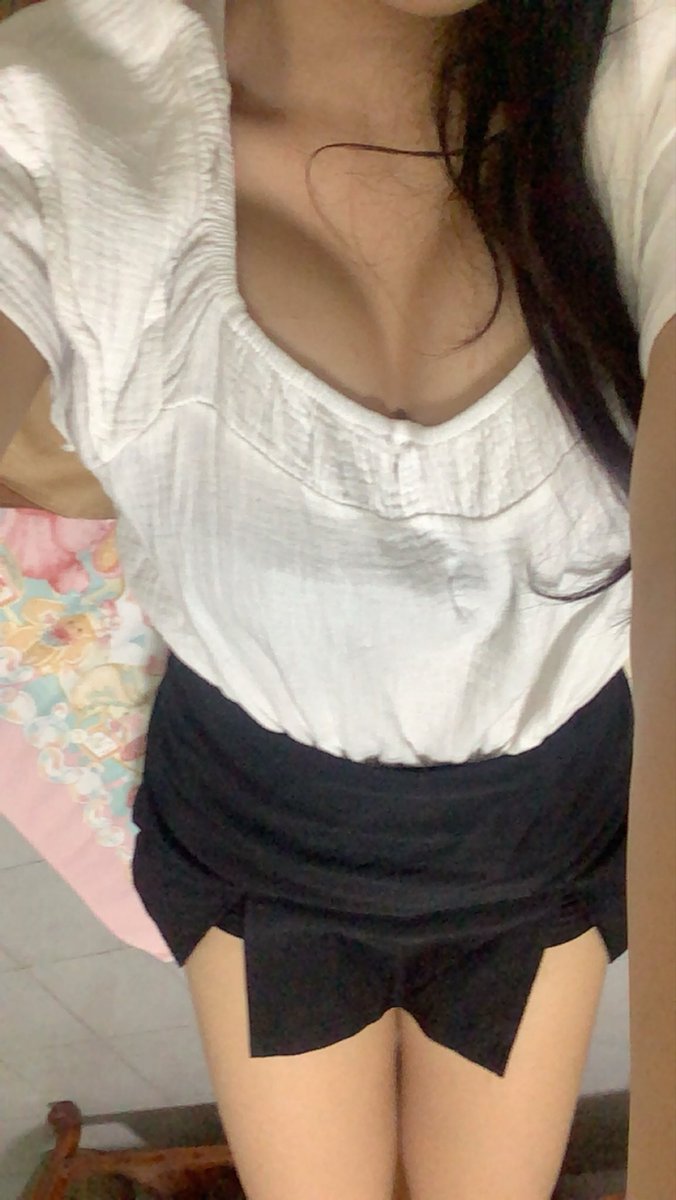 Arita2quk's tweet photo. เลิกงานแล้วนอนต่อ🥹 https://t.co/HzCmCQXIZV