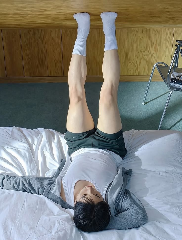 Yoonie0u's tweet photo. Donde J/m tiene fantasías con las piernas de J/k y J/k deja que j/m las cumpla. 

#Oneshot #JikookAu #Jimintop #Jungkookbottom https://t.co/gA7JCV06v8