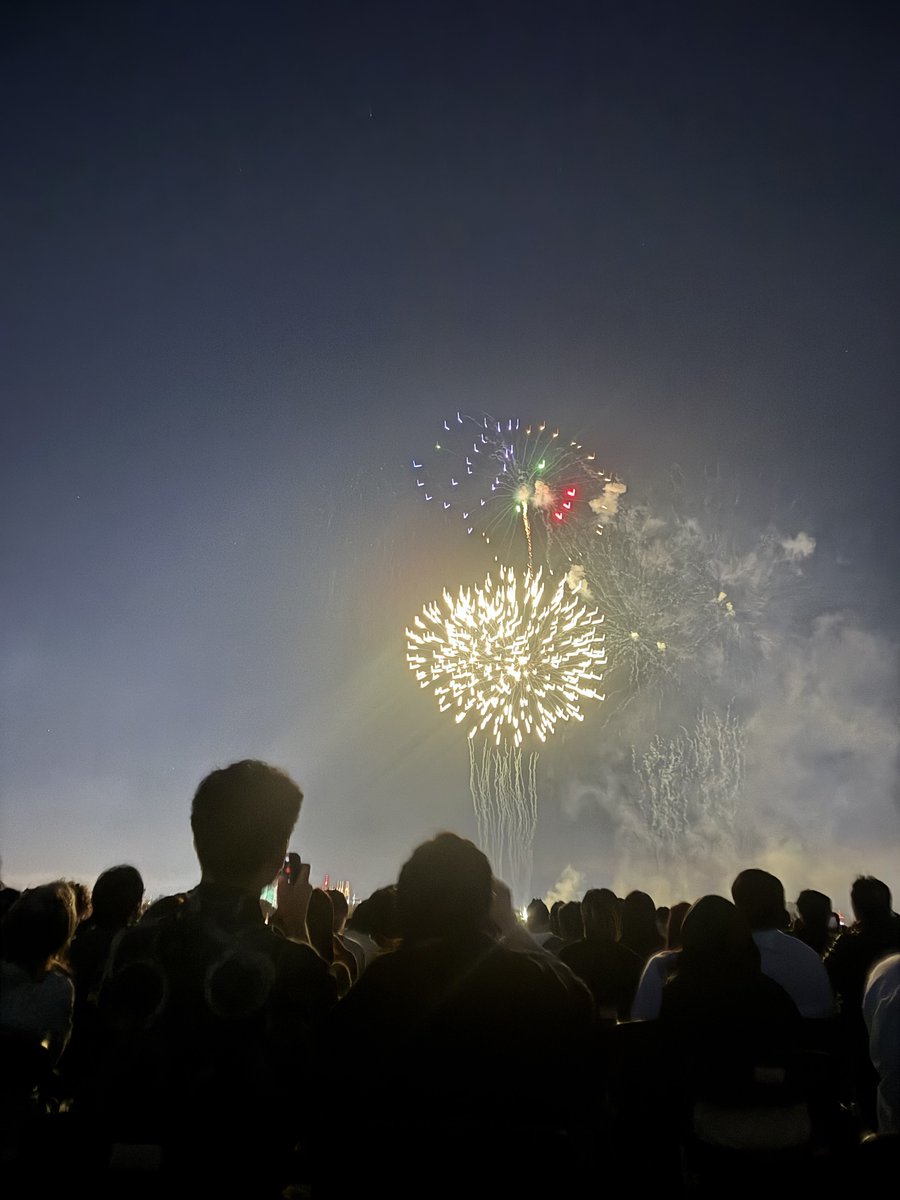 whooeast's tweet photo. 今年の多摩川の花火大会で登場したコイツが何だったのか、２日考えても分からない。 https://t.co/0WtMjdfIV5