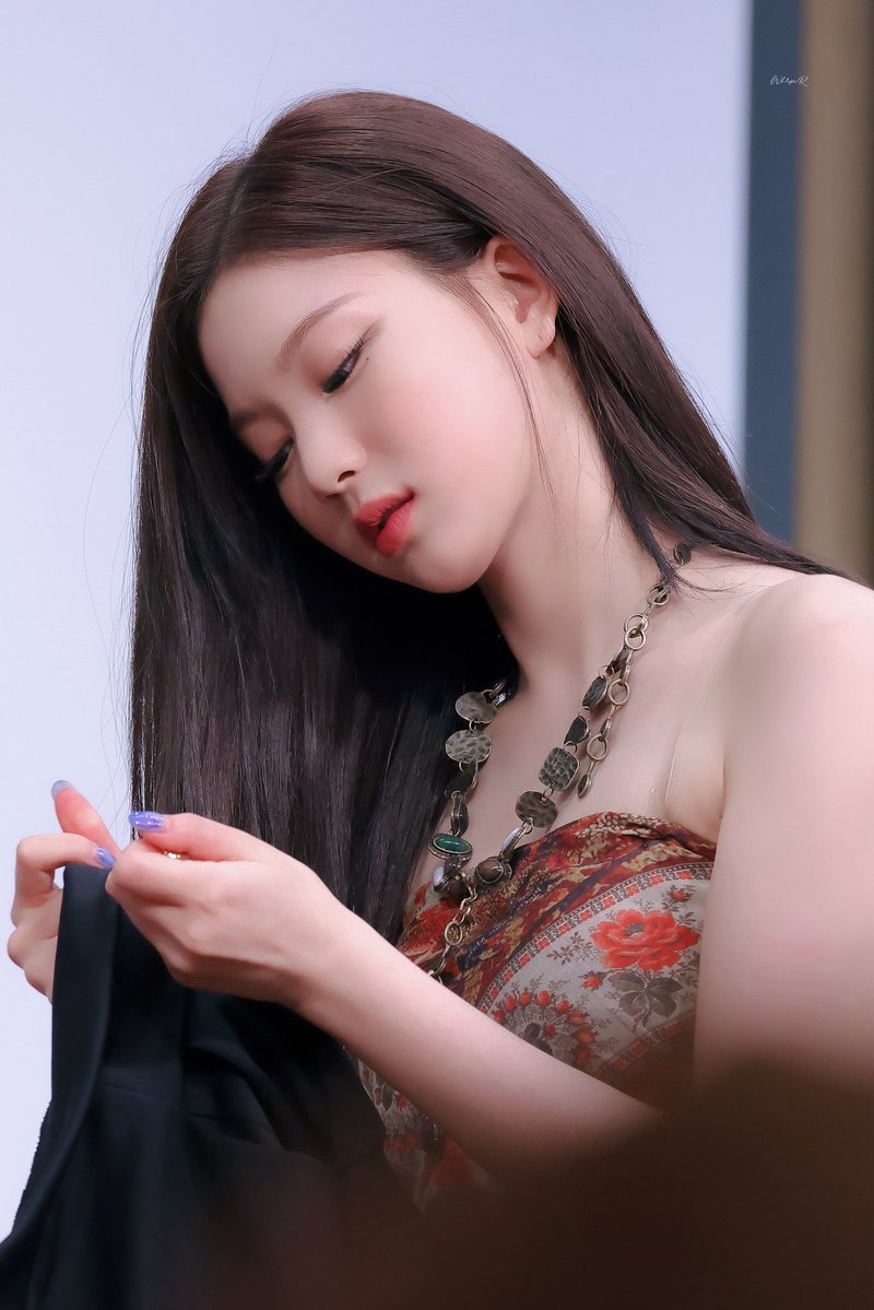 psychomiyane's tweet photo. 250801
@/STAYC_PIC1112 @/Wh1speR0123 @/buzerogirl @/melocat0123
#ISA #STAYC #아이사 #스테이씨 #이채영 https://t.co/qm2EsZJqMC