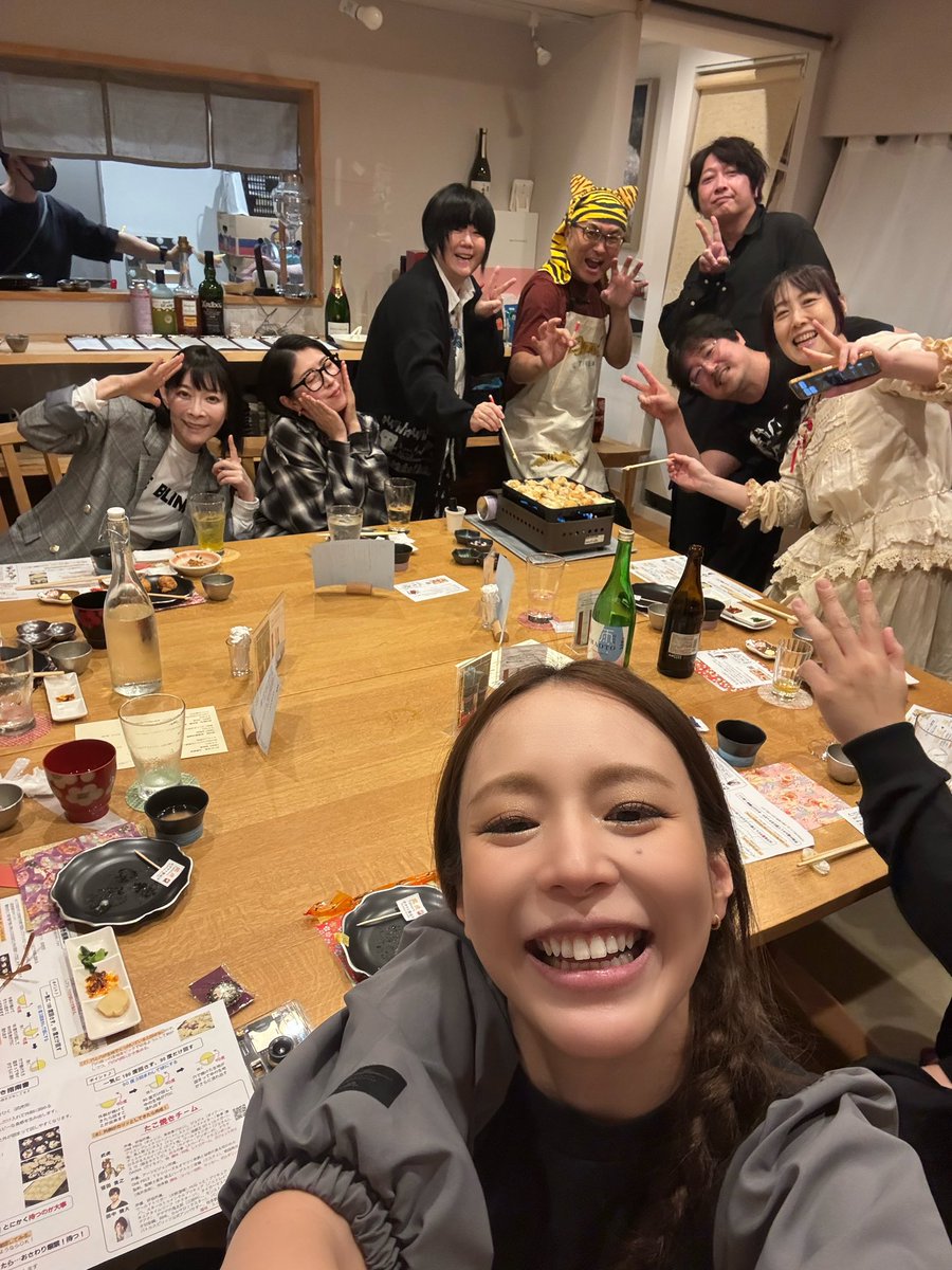 Hysteric_Barbie's tweet photo. SOS団合同お誕生日会、開催🆘‼️✨

ハルヒ、キョン、妹ちゃん、アホの谷口が10月生まれだったので、
有希、みくるちゃん、古泉くん、国木田がお祝いしてくれました٩(๑❛ᴗ❛๑)۶

20周年で5人で集まることは多かった今年ですが、このメンバーでご飯を食べるのなんて……本当に20年ぶりとか⁈💨
最高の誕生日を祝っていただきました💖

いつまでも、みんな大好き💕

#涼宮ハルヒの憂鬱