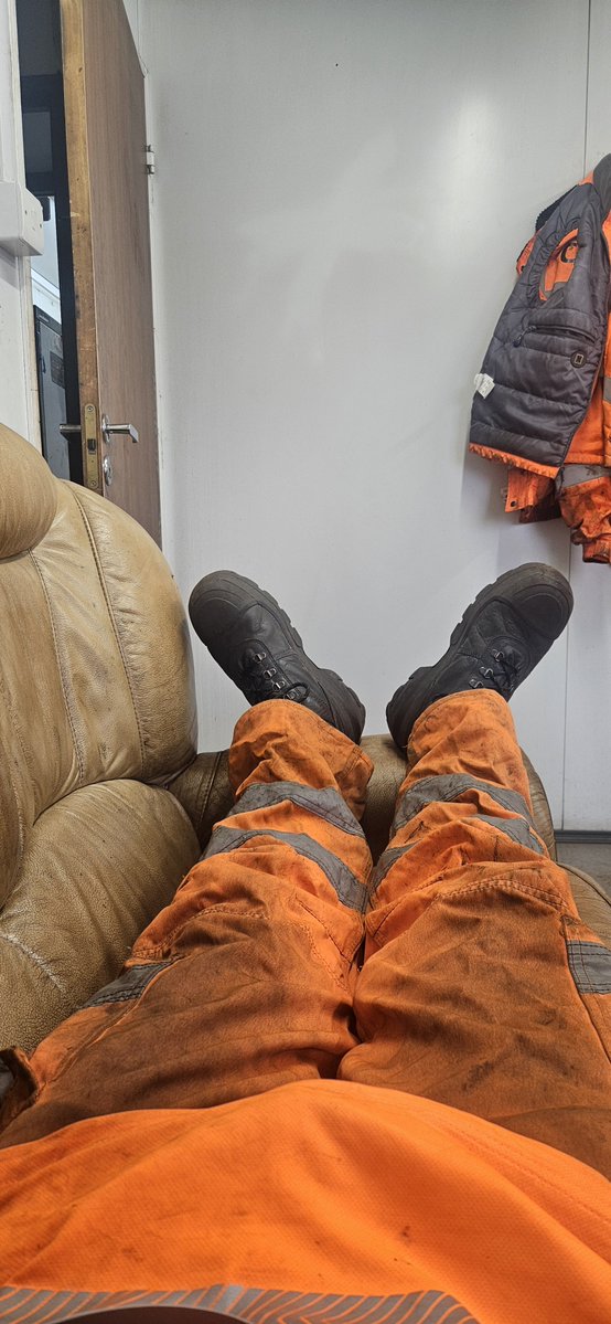 Tobe_Lerone_'s tweet photo. @justforeverluna What about us orange wearing lads ? https://t.co/SlwVKb5wXc