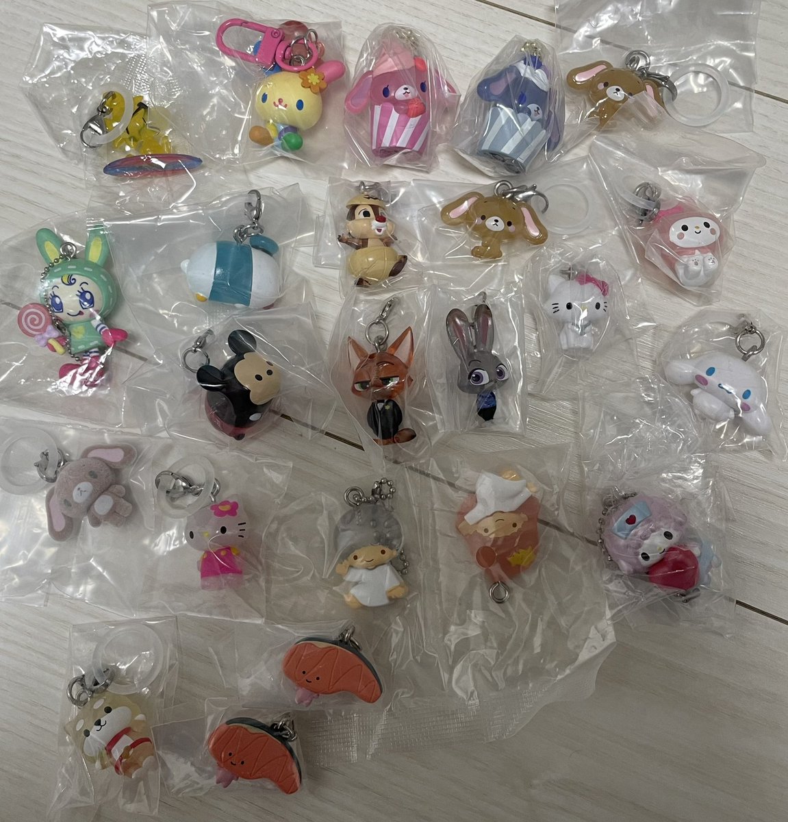 heyyymone's tweet photo. めじるし ゆるっと ナルミヤ　サンリオ　ズートピア　シュガバニ　ふわふわめじるしアクセサリー　スヌーピー　交換　買収

【譲】画像

【求】画像②③
その他　キティ、ディズニー

都内手渡し優先
お気軽にお声掛けください💌 https://t.co/YviyafTLS3