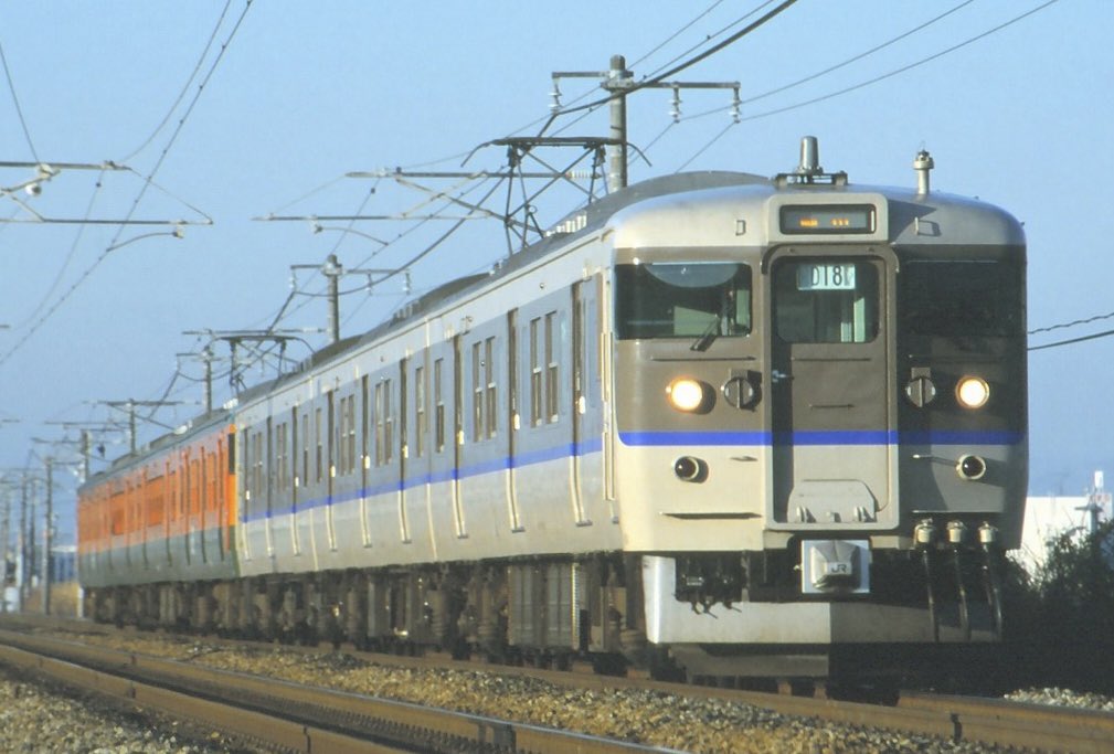 115y350's tweet photo. 115系A04先頭の7連。
この日は岡山更新先頭ばっかりでひどくがっかりして帰った記憶。今思えばシャッター切っておいてよかった、そしてK編成切っとけばよかった https://t.co/crt6eEOQ03