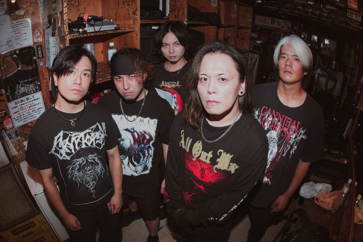 AlphoenixBand's tweet photo. 新宿ANTIKNOCK『DRUNK KING vol.29』灼熱フロアライブありがとうございました!!

► Support
Gt: Rei @czrei
B/Vo: Taka @czsatochang

📸 @mattuan_camera

【次回ライブ予定】 
11.23(月・祝)　渋谷CYCLONE
The Art of Mankind pre.
BRINGERS OF CHAOS Vol.2 https://t.co/cxEqJX4BMf