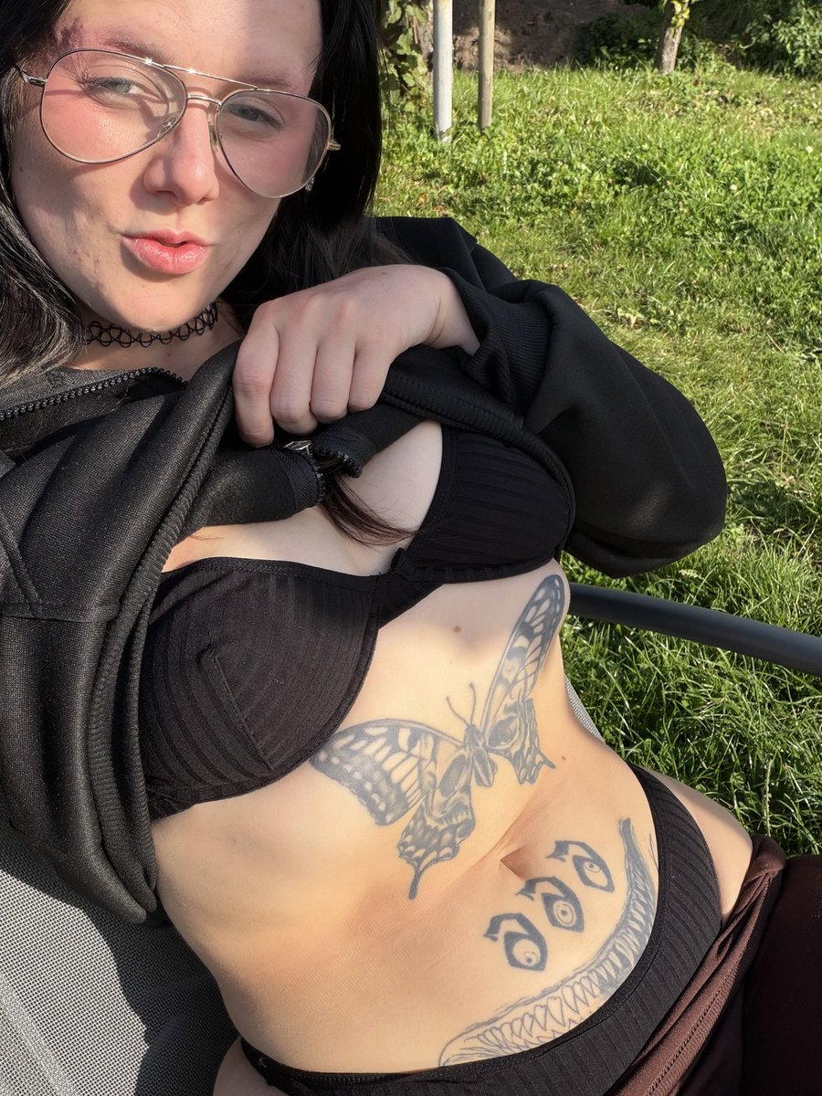 LeaNorah69's tweet photo. Hoffentlich hat das keiner gesehen.🤭 https://t.co/Rr4v04qc1w