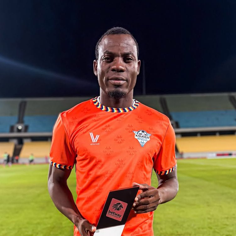 TouchlineX's tweet photo. 🚨🗣️ 𝗡𝗘𝗪: Benin goalkeeper Marcel Dandjinou on facing Lionel Messi in his farewell match:

“If Messi wants to SCORE, he will have to do everything possible to make it happen!

“I’m a goalkeeper and my job is to stop shots. Even if there is a penalty in the last minute and Messi takes it, I will try to SAVE it.

“Yes, we are here to celebrate Messi, but nobody told us we have to GIFT him a goal.

“And knowing Messi, he doesn’t need any gifts.”