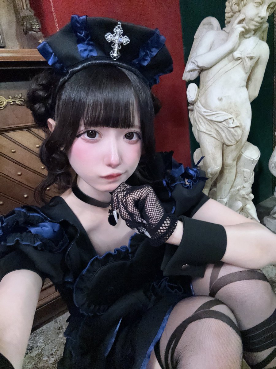 maid_star's tweet photo. ふーんお菓子くれないんだ？ https://t.co/WcL8qtDTQH