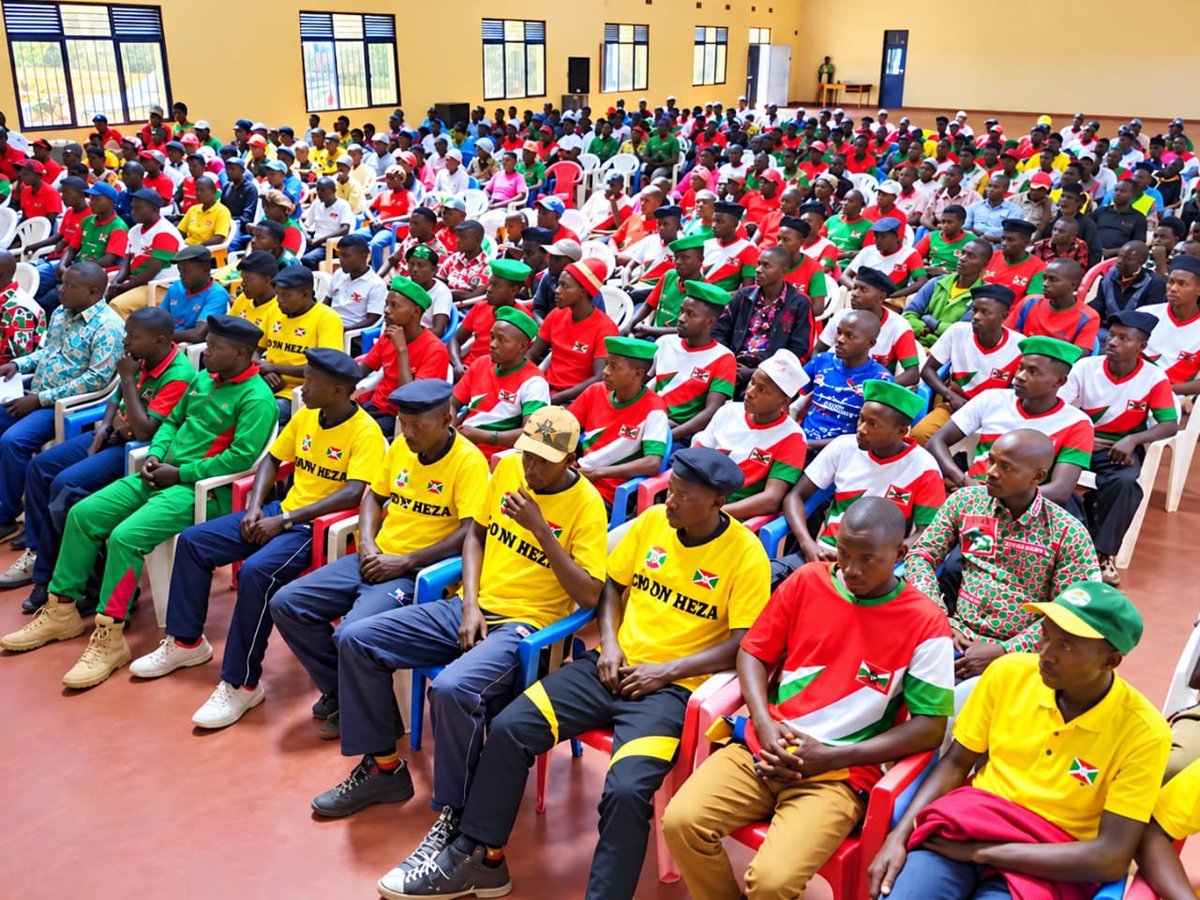 CnddFddGitega's tweet photo. #Gitega: Ku wa 5/10/2026, ubuserukizi bw'umuhari w'imbonerakure mu ntara ya #Gitega, bwagendeye Imbonerakure za Komine #Bugendana kugira  bibukanye uruhara rwazo mu mbonakazoza y'igihugu, kubungabunga amahoro n'umutekano, kuzirikana inyigisho z'akarangamutima
@CnddFdd https://t.co/EnagUWiinY
