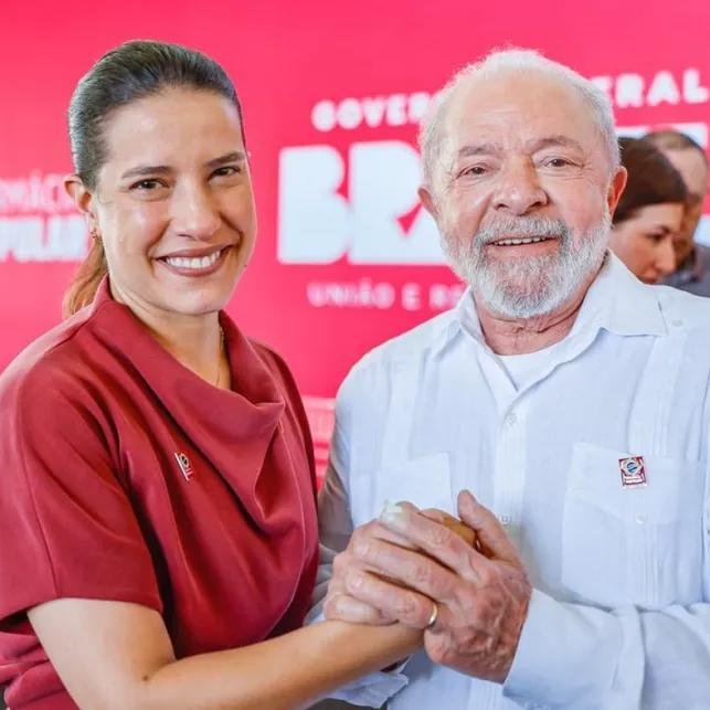 poptime's tweet photo. Governadora reeleita em Pernambuco, Raquel Lyra diz que não apoiará nenhum candidato à presidência:

"Mas isso não tira minha gratidão ao Presidente Lula, que nos ajudou a chegar até aqui. Que abriu as portas do governo e dos seus ministros, pra que a gente pudesse fazer as entregas que fizemos em Pernambuco."